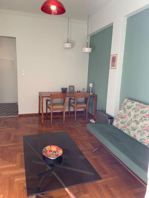 5Th Floor Bright Flat At Bohemian Exarcheia Apartamento Atenas Exterior foto