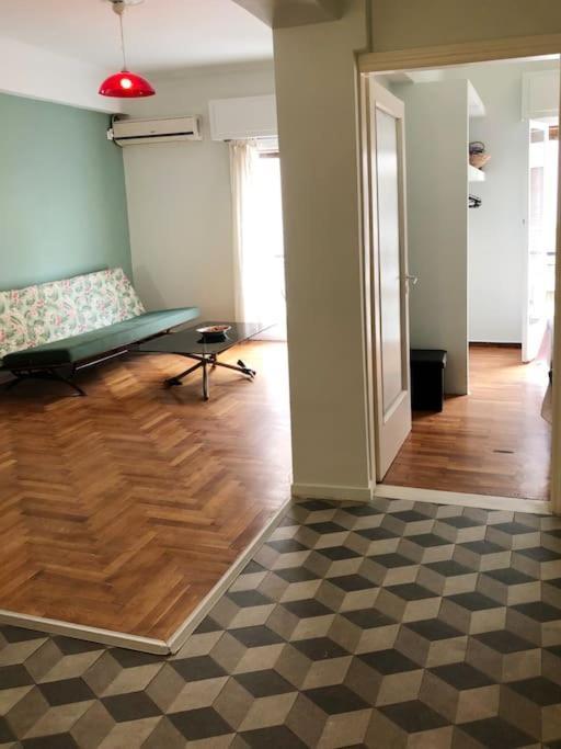 5Th Floor Bright Flat At Bohemian Exarcheia Apartamento Atenas Exterior foto