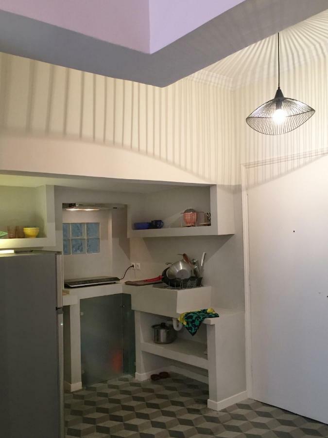 5Th Floor Bright Flat At Bohemian Exarcheia Apartamento Atenas Exterior foto
