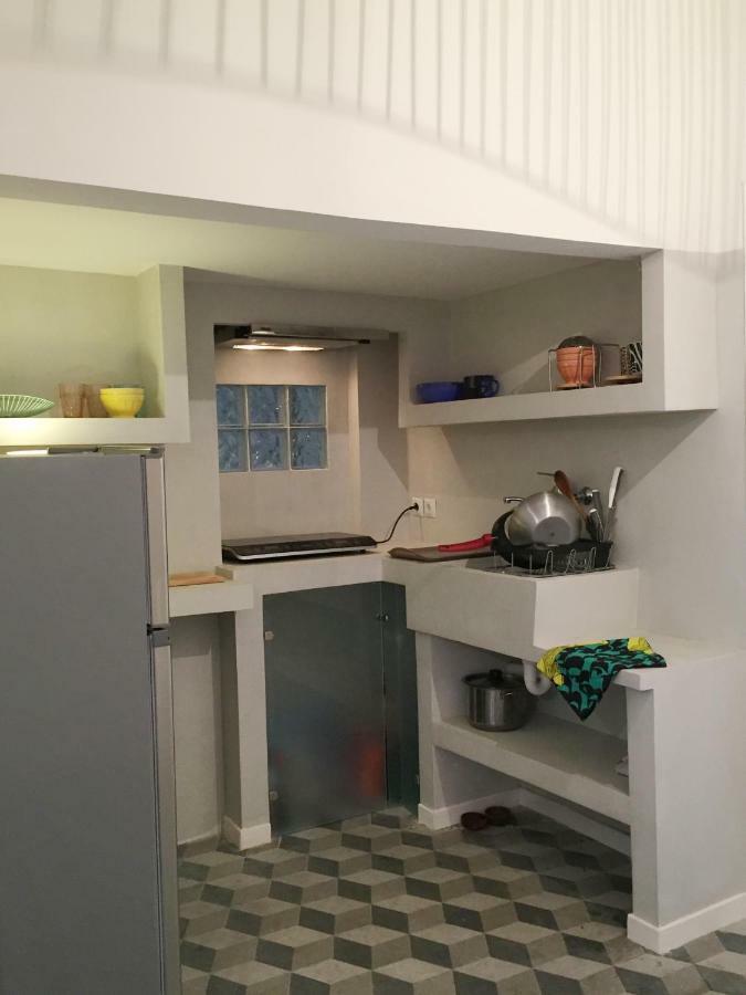 5Th Floor Bright Flat At Bohemian Exarcheia Apartamento Atenas Exterior foto